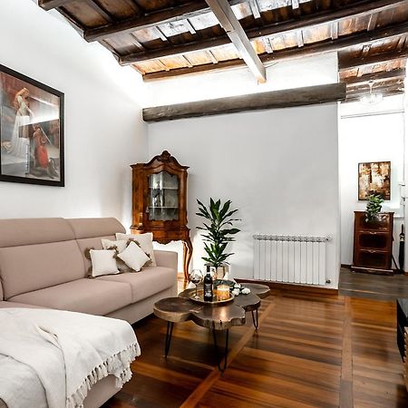 Trevi Fountain Luxury Guest House Рим Екстериор снимка
