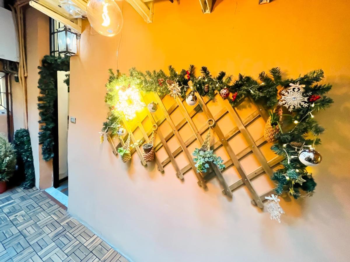 Trevi Fountain Luxury Guest House Рим Екстериор снимка